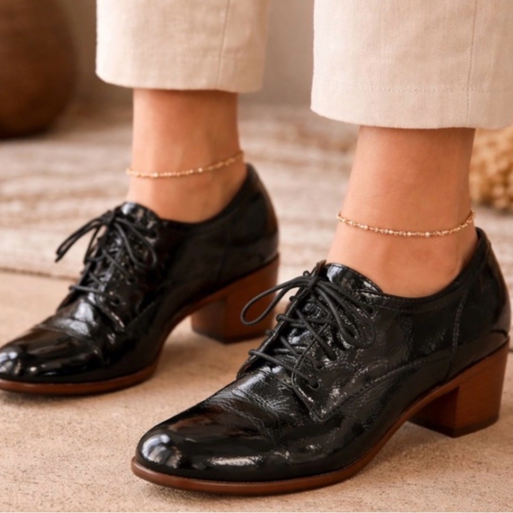 Sofft shiny patent leather Women's Oxford pumps